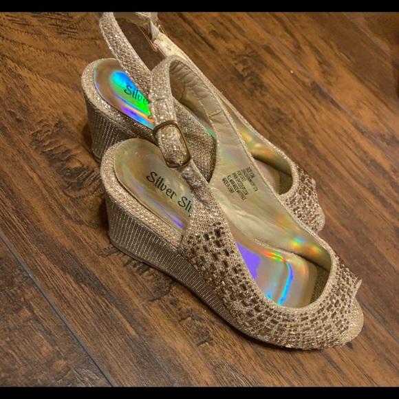 Little Girl Sparkly Gold Wedges - Picture 1 of 6